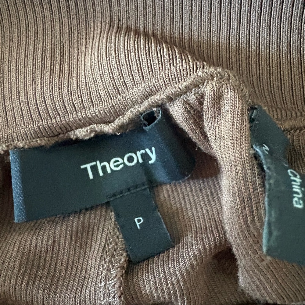 Theory Taupe Ribbed Knit baggy and very light and soft sweat pants